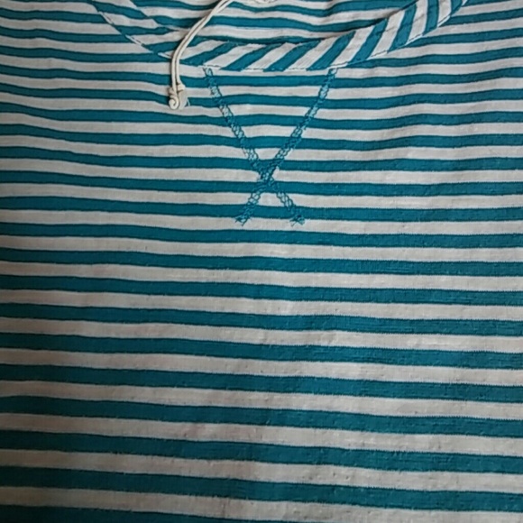 Two by Vince Camuto Cold Shoulder Top - Picture 4 of 5